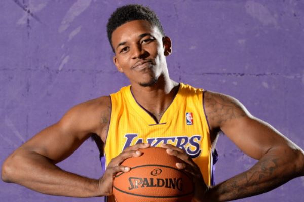 这正是周冠 这正是周冠